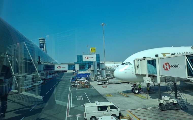 Hoe lang vlieg je naar Dubai? Vliegtijden en luchthavens