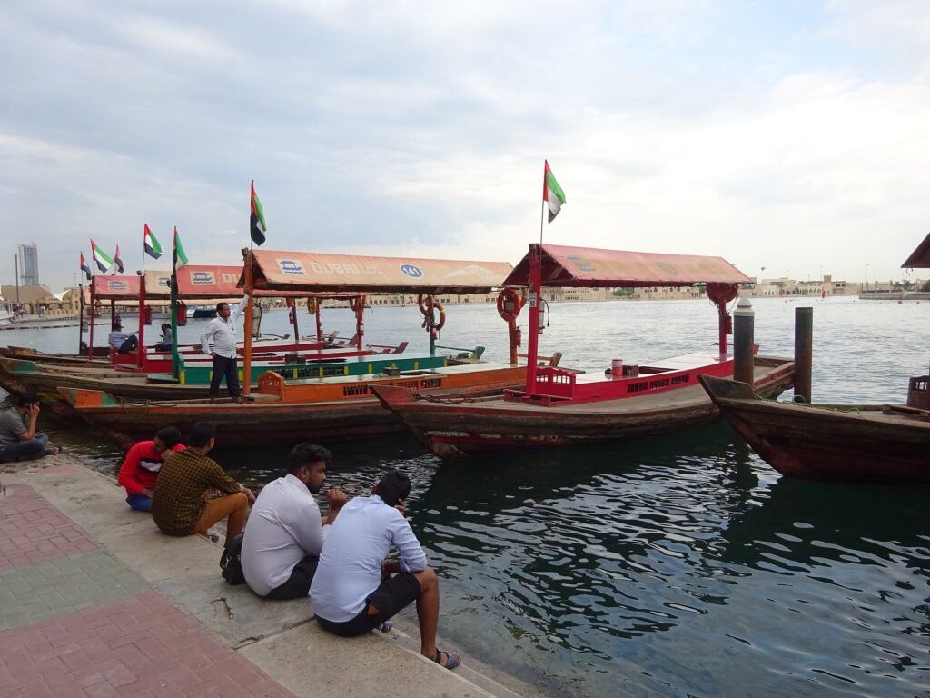 Dubai Creek en de abra: de goedkoopste boottocht van de stad