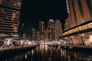 Nachtleven in Dubai: waar het gebeurt en welke regels gelden