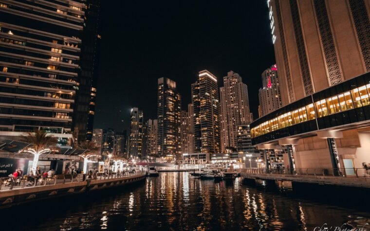Nachtleven in Dubai: waar het gebeurt en welke regels gelden